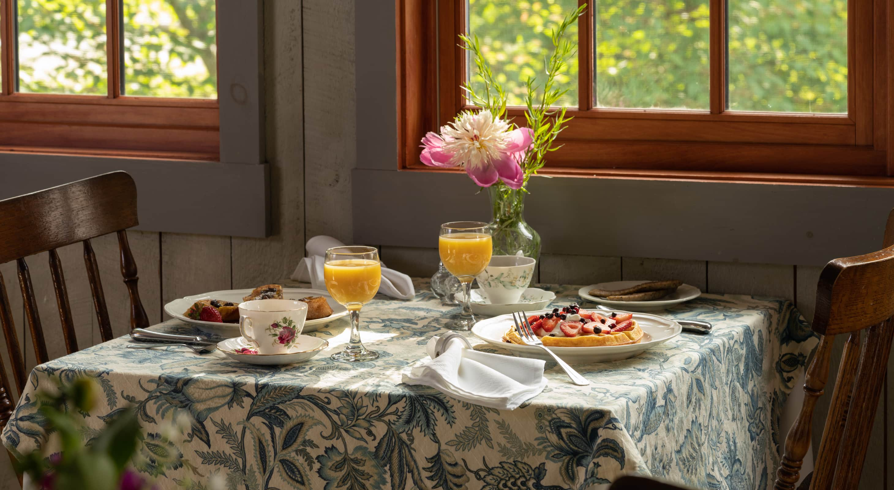 Maine Bed And Breakfast | Charming Accommodations & Gracious Service